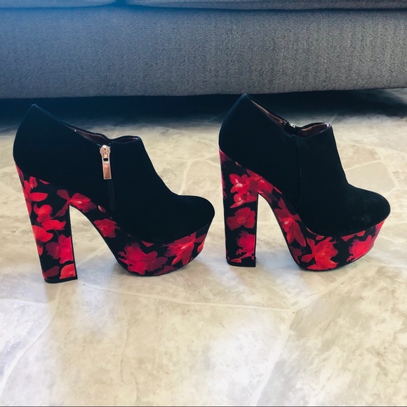 NWOT floral platform heels size 7.5 last one - Picture 4 of 8